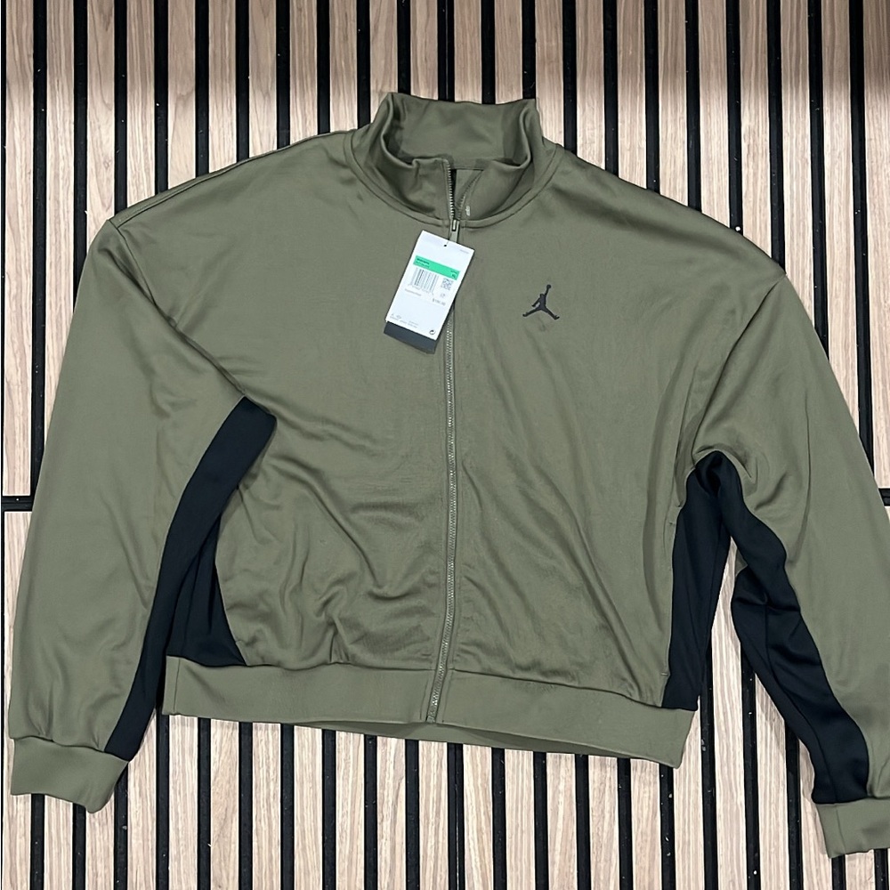 Jordan
Women's Knit Jacket
Size XL 
Medium Olive/Black/Black
Style: FV7104-222